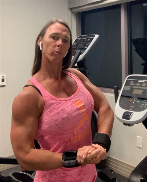 denise hoshor bodybuilder.